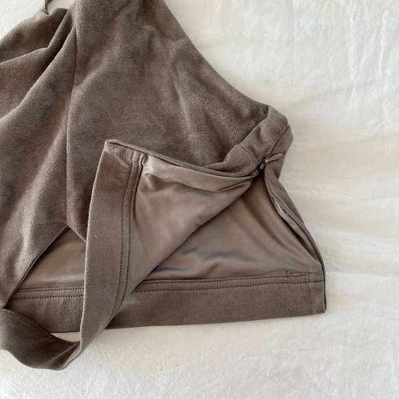 Kendall + Kylie high neck tank 🤎 - Picture 5 of 5